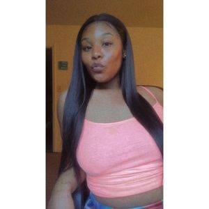 Meet your Posher, Malika